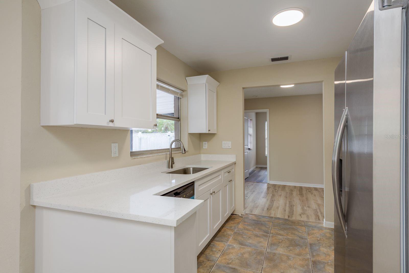 Image 15 of 32 For 2977 Palmetto Court