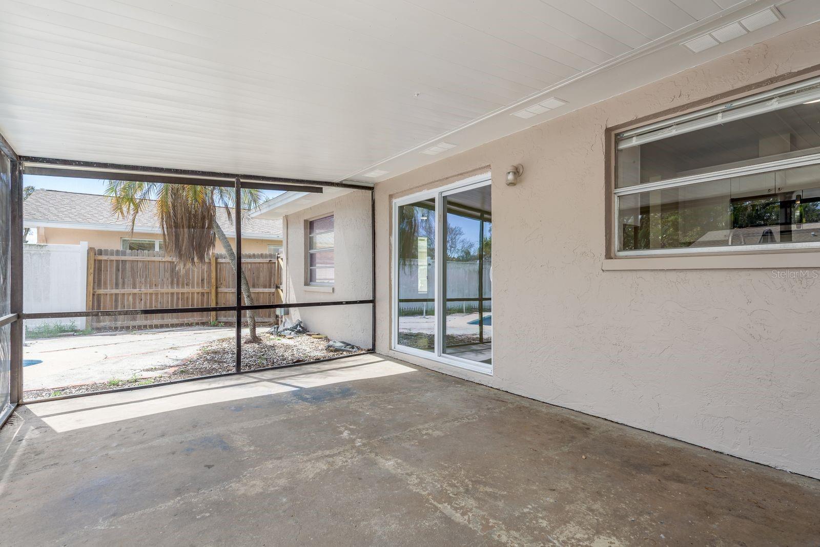 Image 26 of 32 For 2977 Palmetto Court