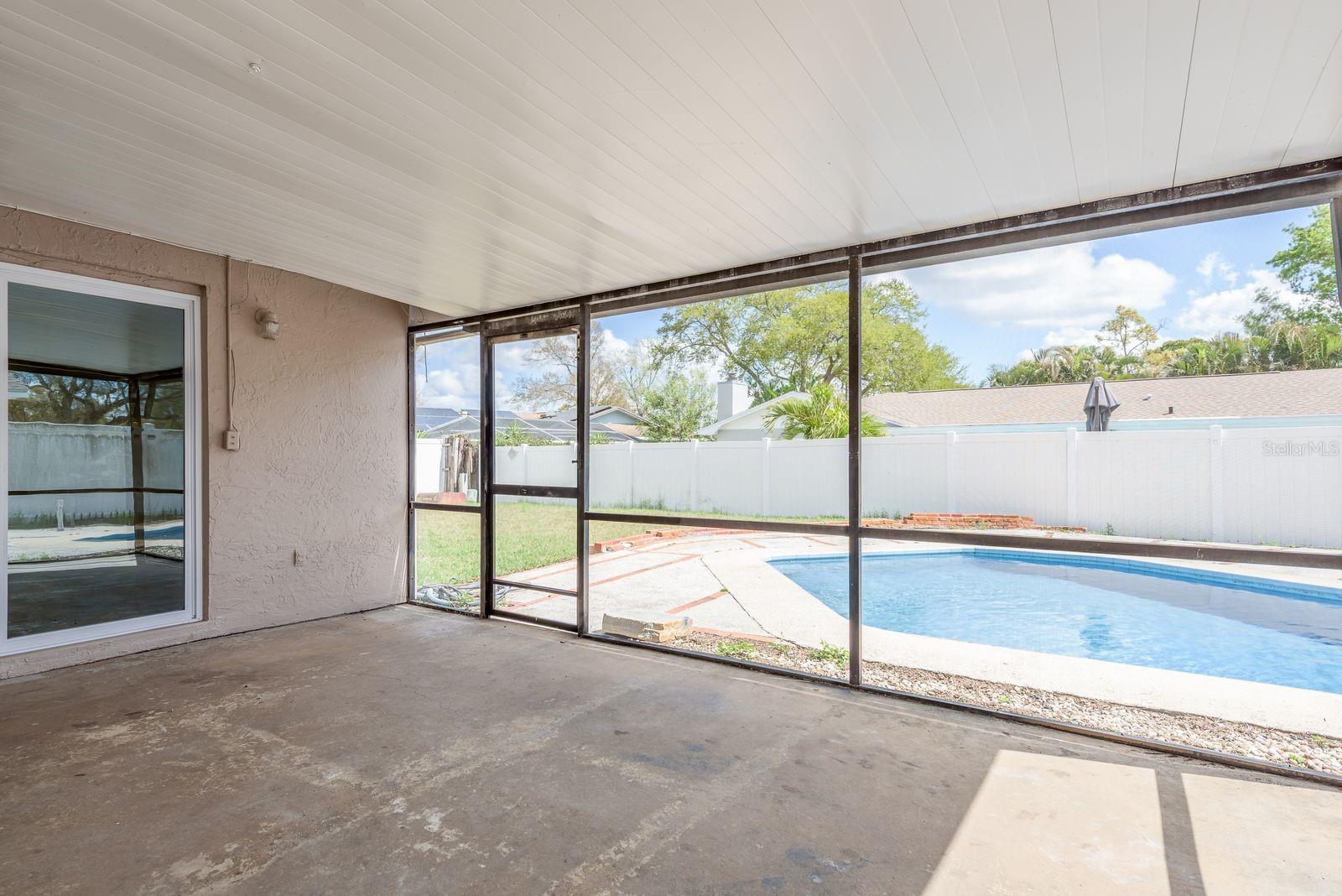 Image 27 of 32 For 2977 Palmetto Court