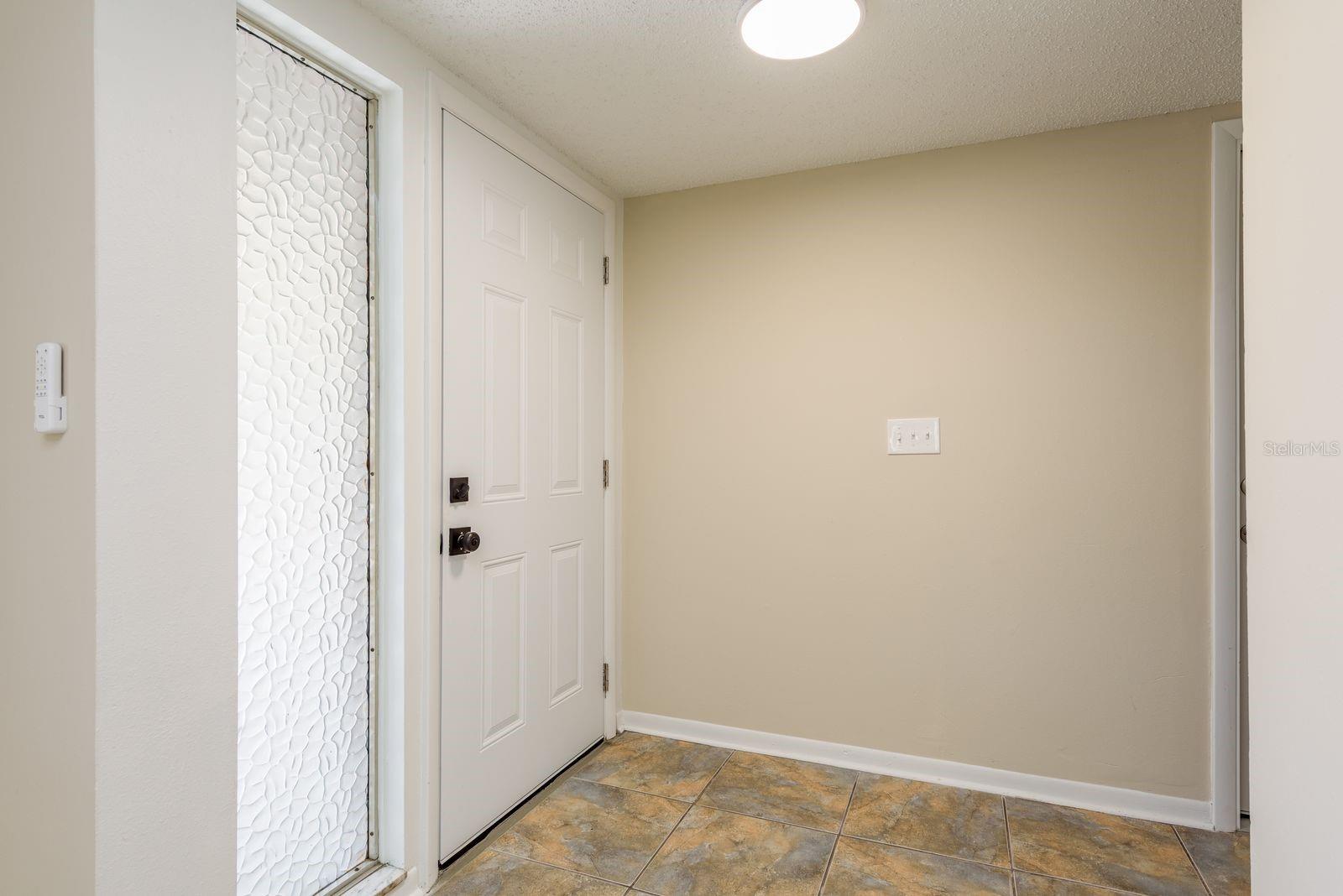 Image 4 of 32 For 2977 Palmetto Court