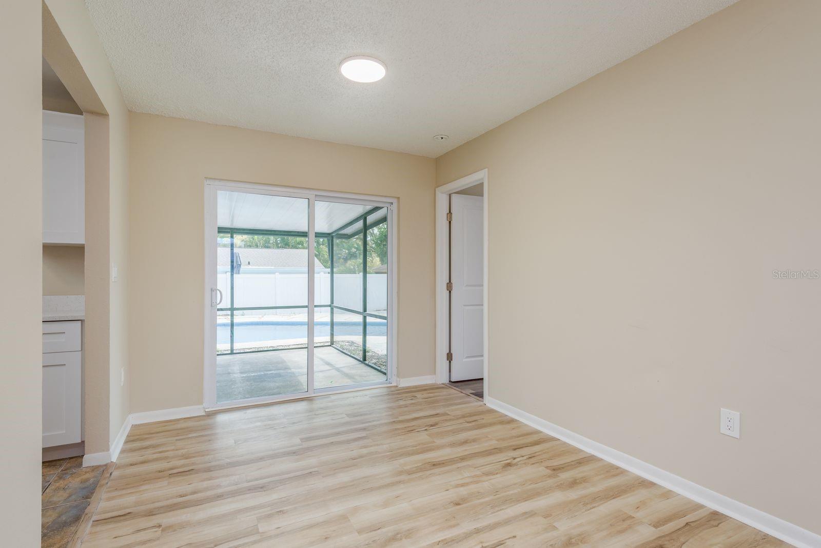 Image 9 of 32 For 2977 Palmetto Court