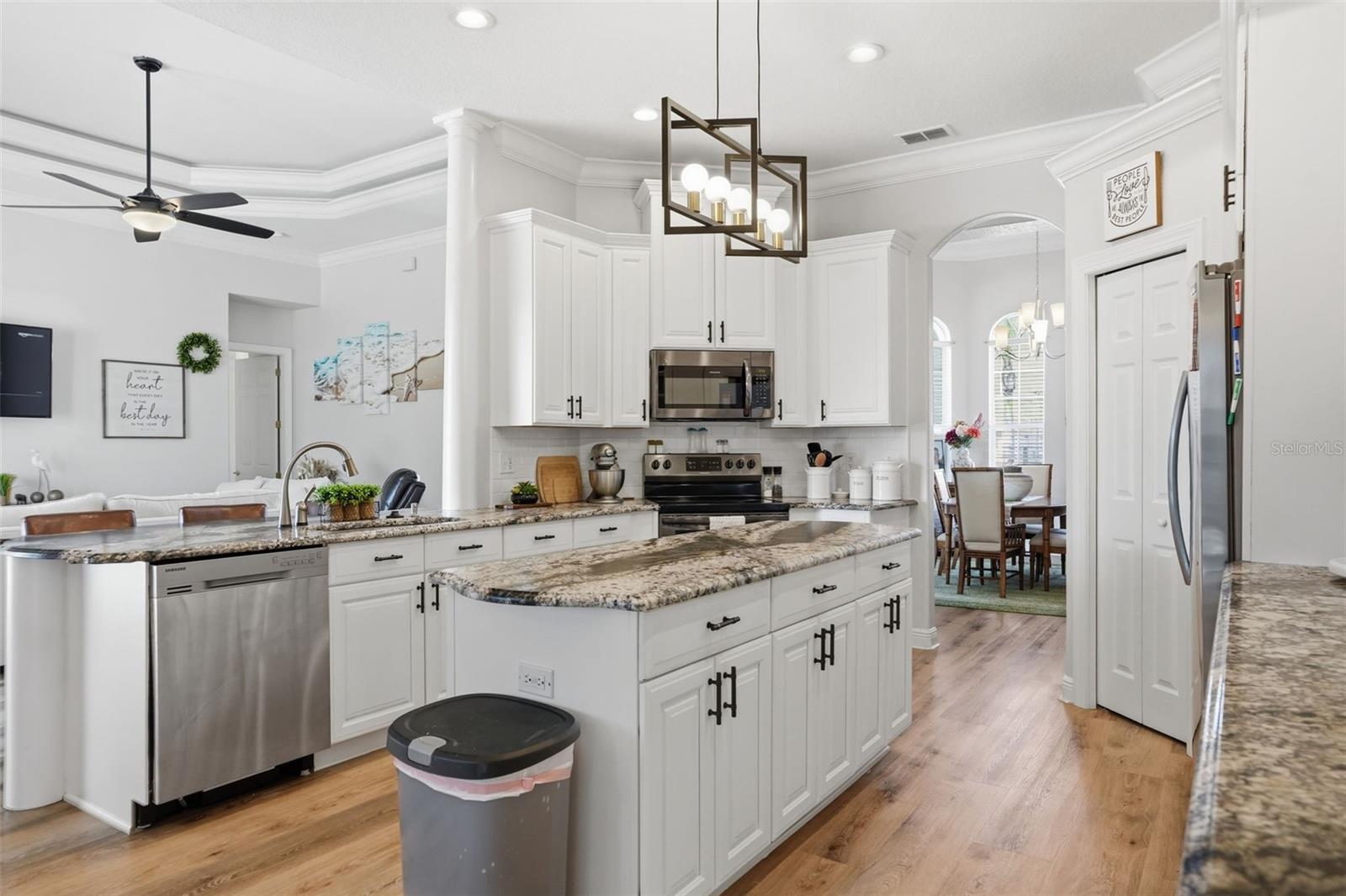 Image 15 of 43 For 13464 Satinwood Court