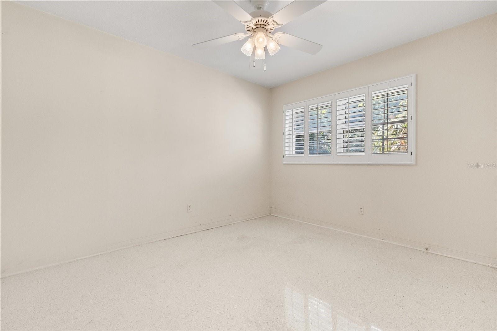 Image 19 of 25 For 2400 Andalusia Way Ne