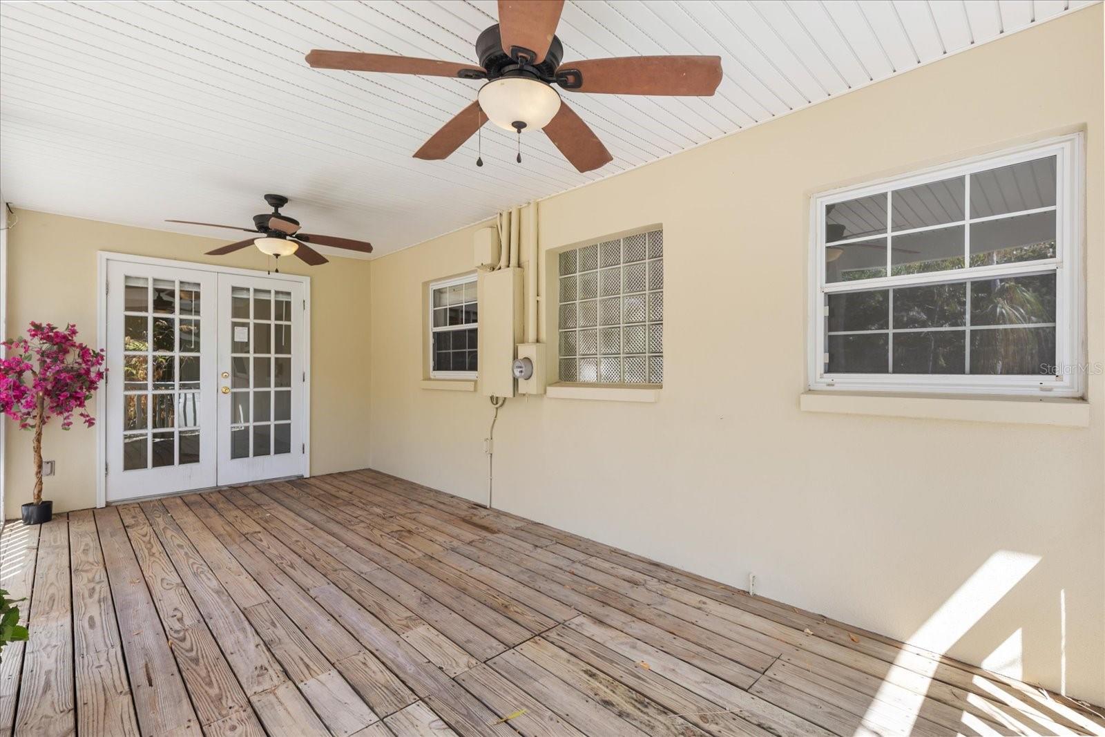 Image 20 of 25 For 2400 Andalusia Way Ne