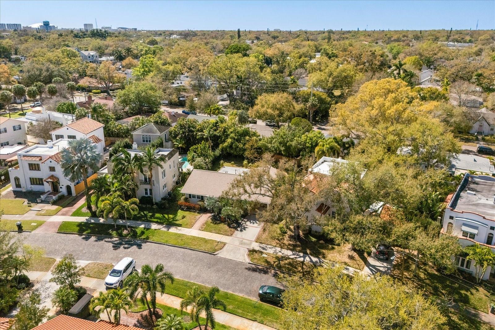 Image 21 of 25 For 2400 Andalusia Way Ne