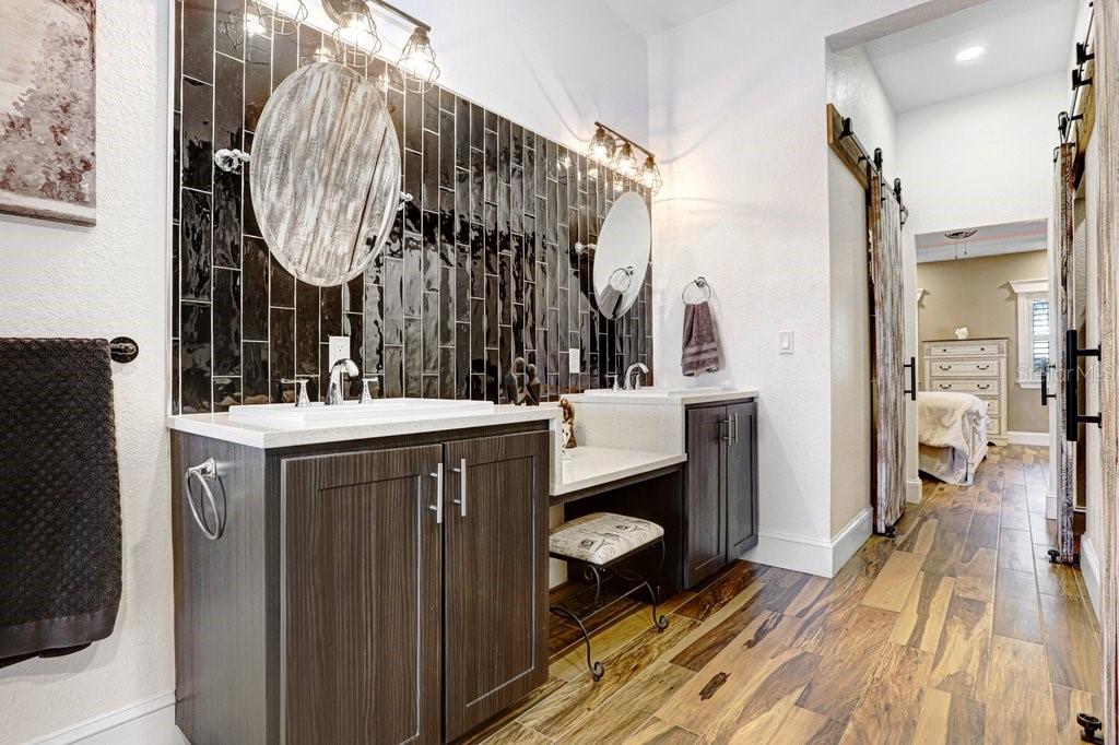 Image 10 of 77 For 14224 Lorraine Court