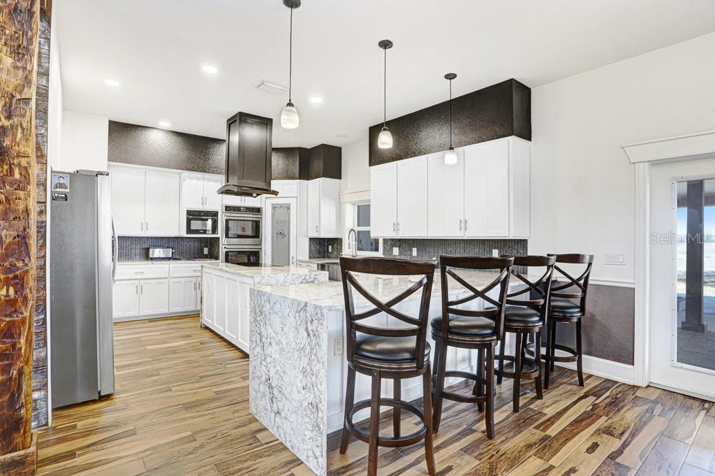 Image 11 of 77 For 14224 Lorraine Court