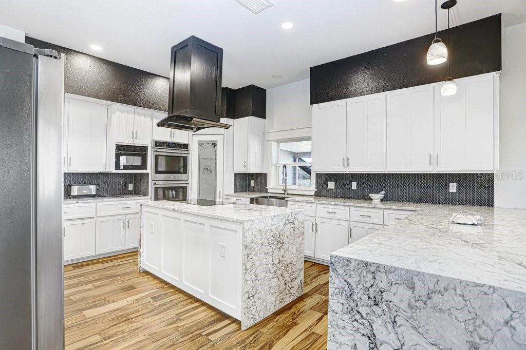 Image 13 of 77 For 14224 Lorraine Court