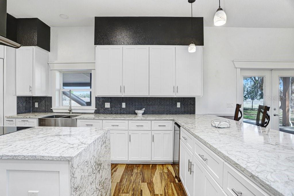 Image 14 of 77 For 14224 Lorraine Court