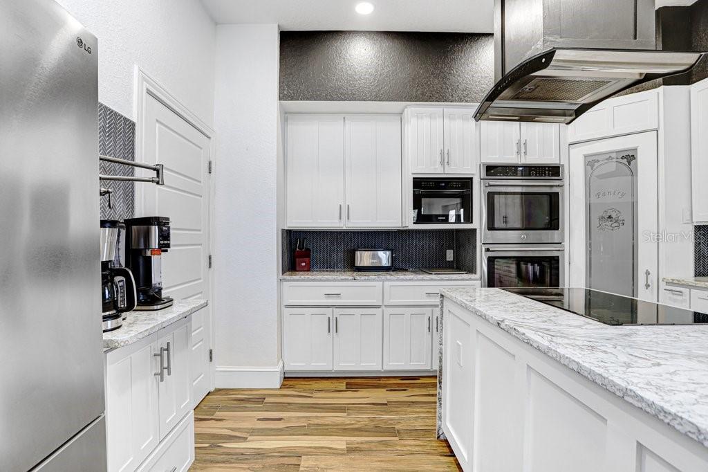 Image 17 of 77 For 14224 Lorraine Court