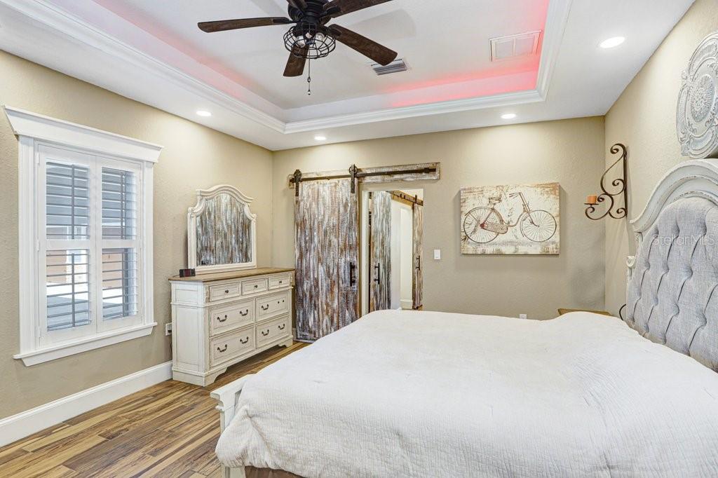 Image 21 of 77 For 14224 Lorraine Court