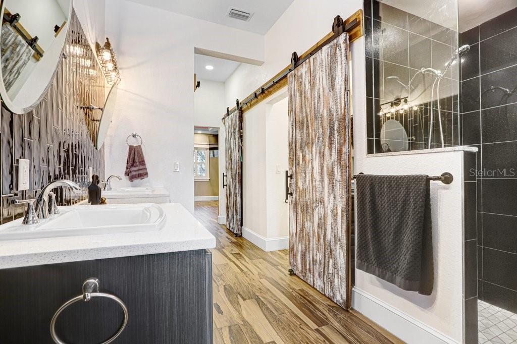 Image 25 of 77 For 14224 Lorraine Court