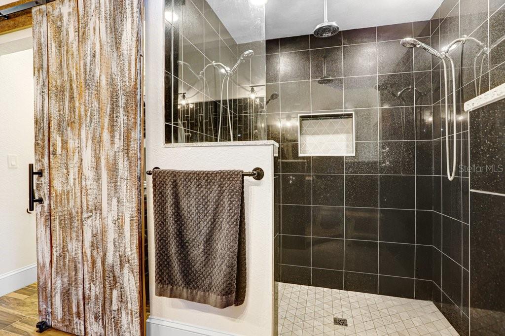 Image 26 of 77 For 14224 Lorraine Court