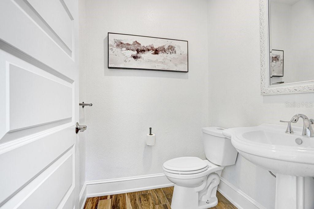 Image 27 of 77 For 14224 Lorraine Court