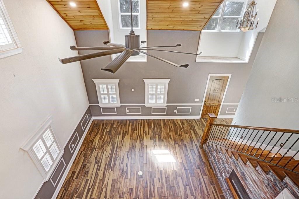 Image 28 of 77 For 14224 Lorraine Court