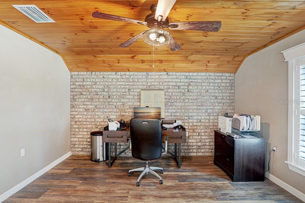 Image 29 of 77 For 14224 Lorraine Court