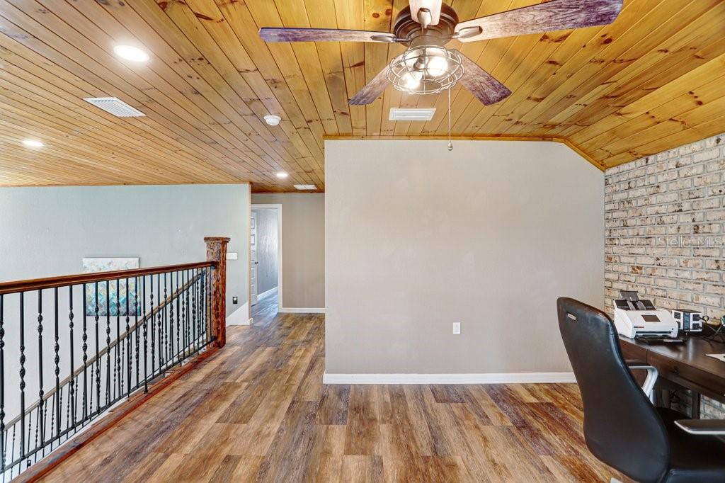 Image 31 of 77 For 14224 Lorraine Court