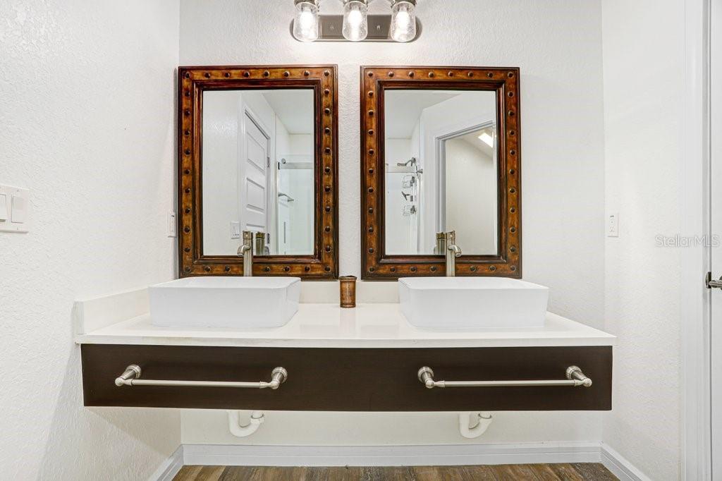 Image 32 of 77 For 14224 Lorraine Court