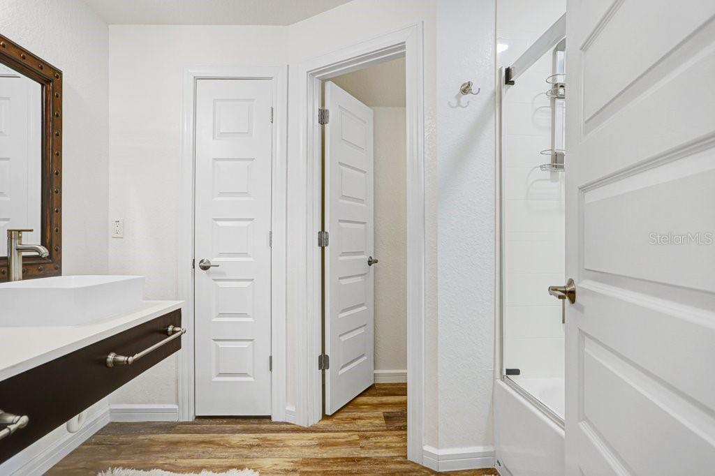 Image 33 of 77 For 14224 Lorraine Court