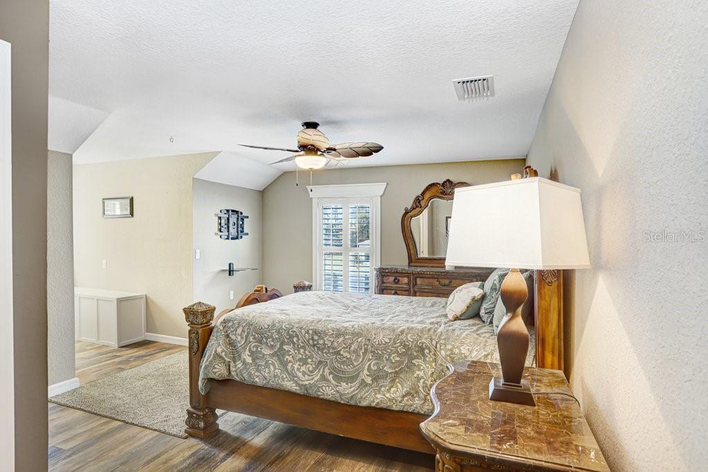 Image 38 of 77 For 14224 Lorraine Court