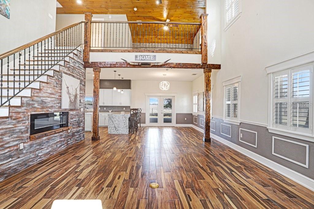 Image 4 of 77 For 14224 Lorraine Court