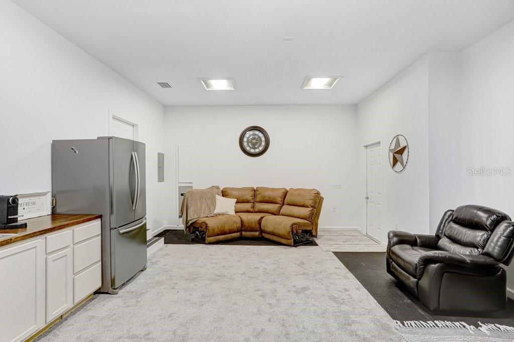 Image 43 of 77 For 14224 Lorraine Court