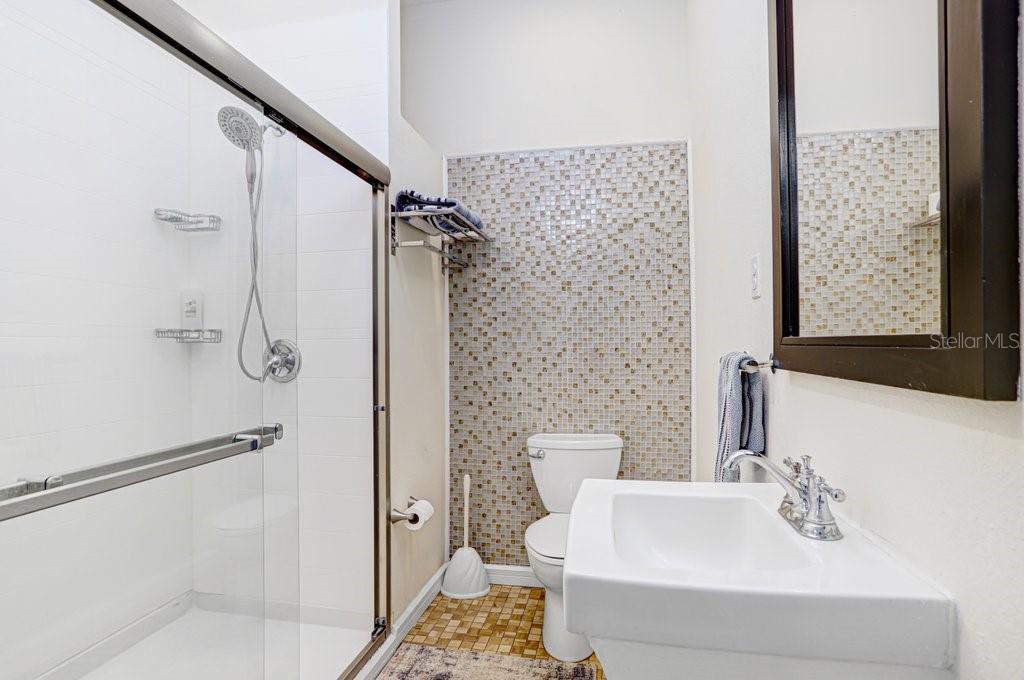 Image 46 of 77 For 14224 Lorraine Court