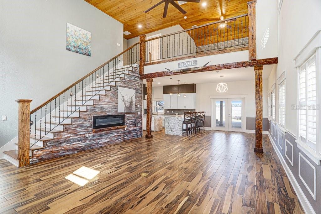 Image 7 of 77 For 14224 Lorraine Court