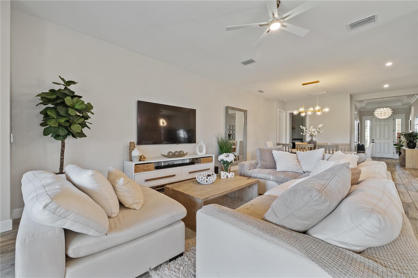 Image 13 of 48 For 11414 Juglans Drive