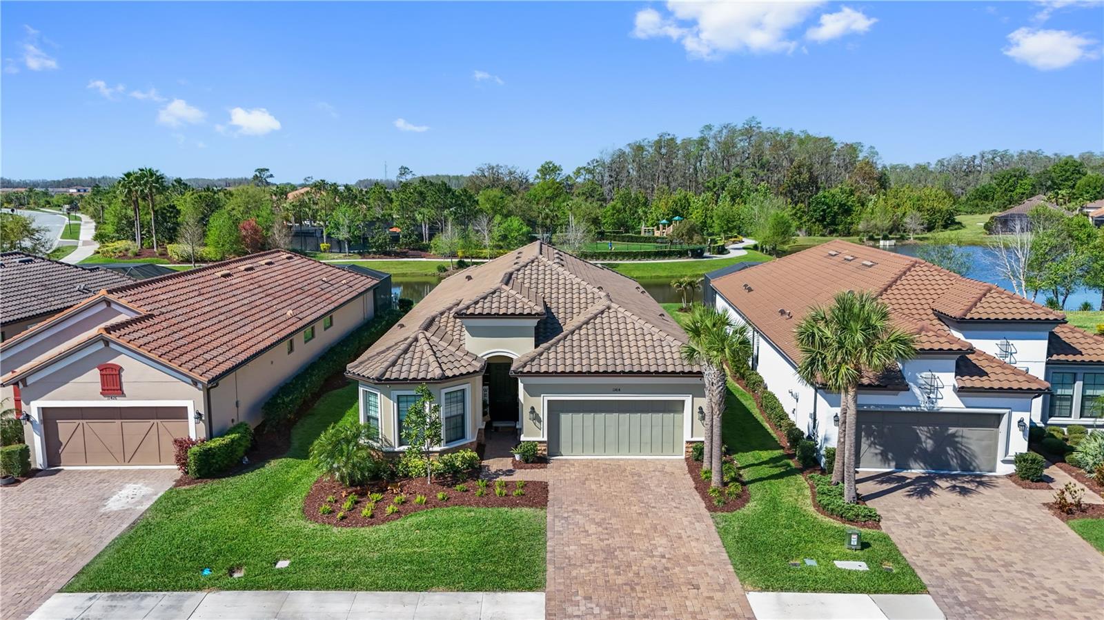 Image 4 of 48 For 11414 Juglans Drive