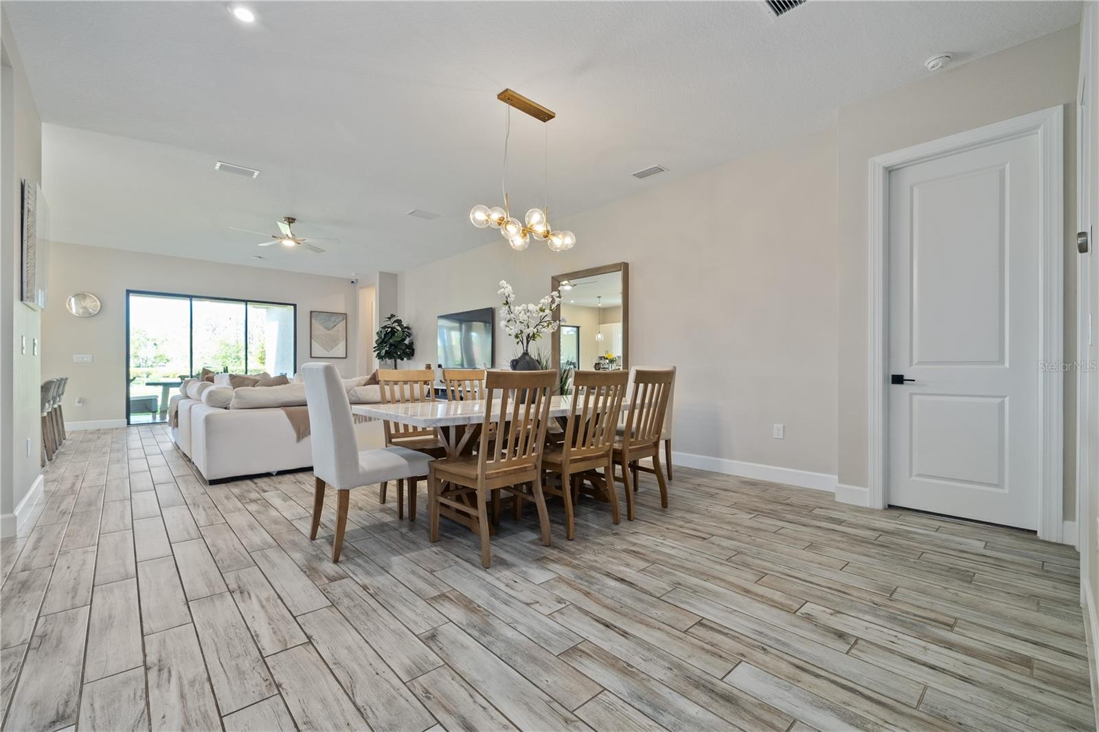 Image 9 of 48 For 11414 Juglans Drive