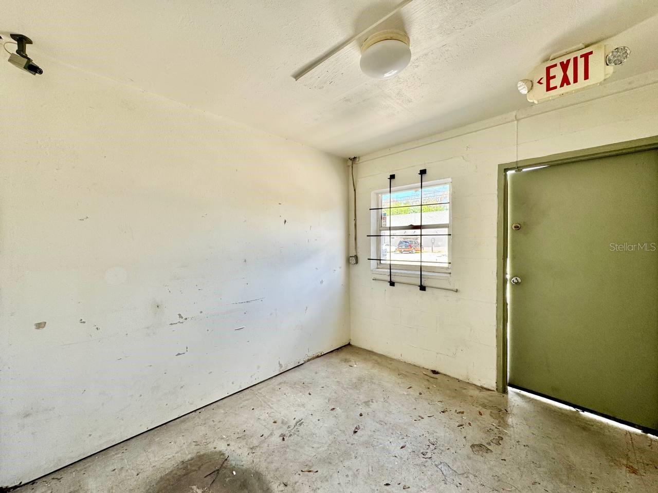 Image 3 of 8 For 7821 Clark Moody Boulevard