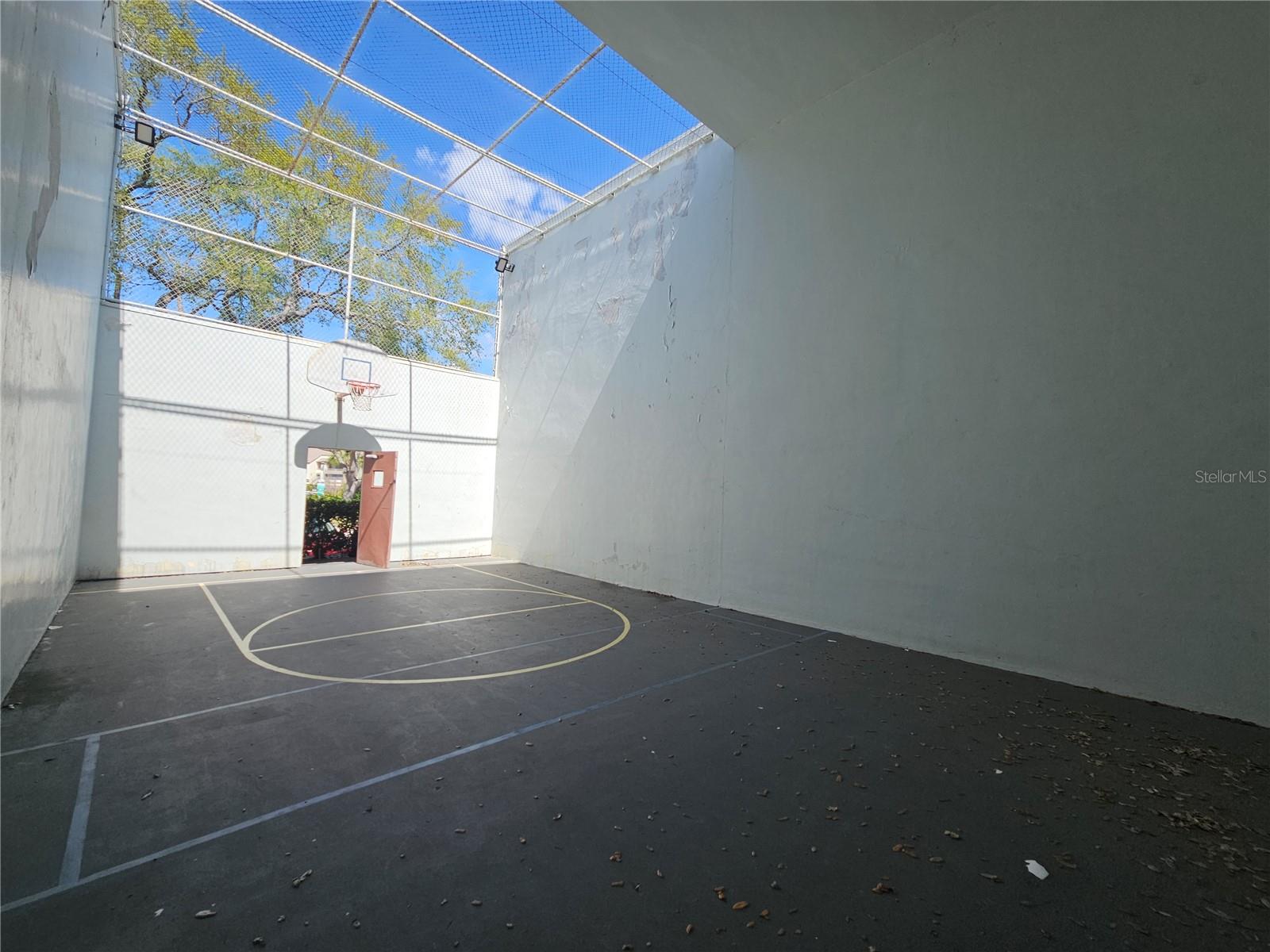 Image 40 of 58 For 10265 Gandy Boulevard N 1701