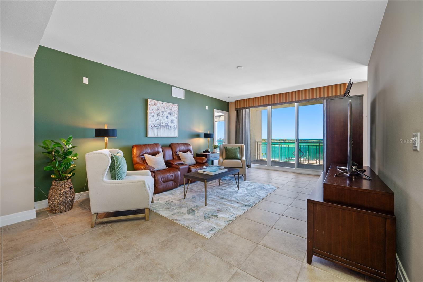 Image 11 of 78 For 331 Cleveland Street 1204