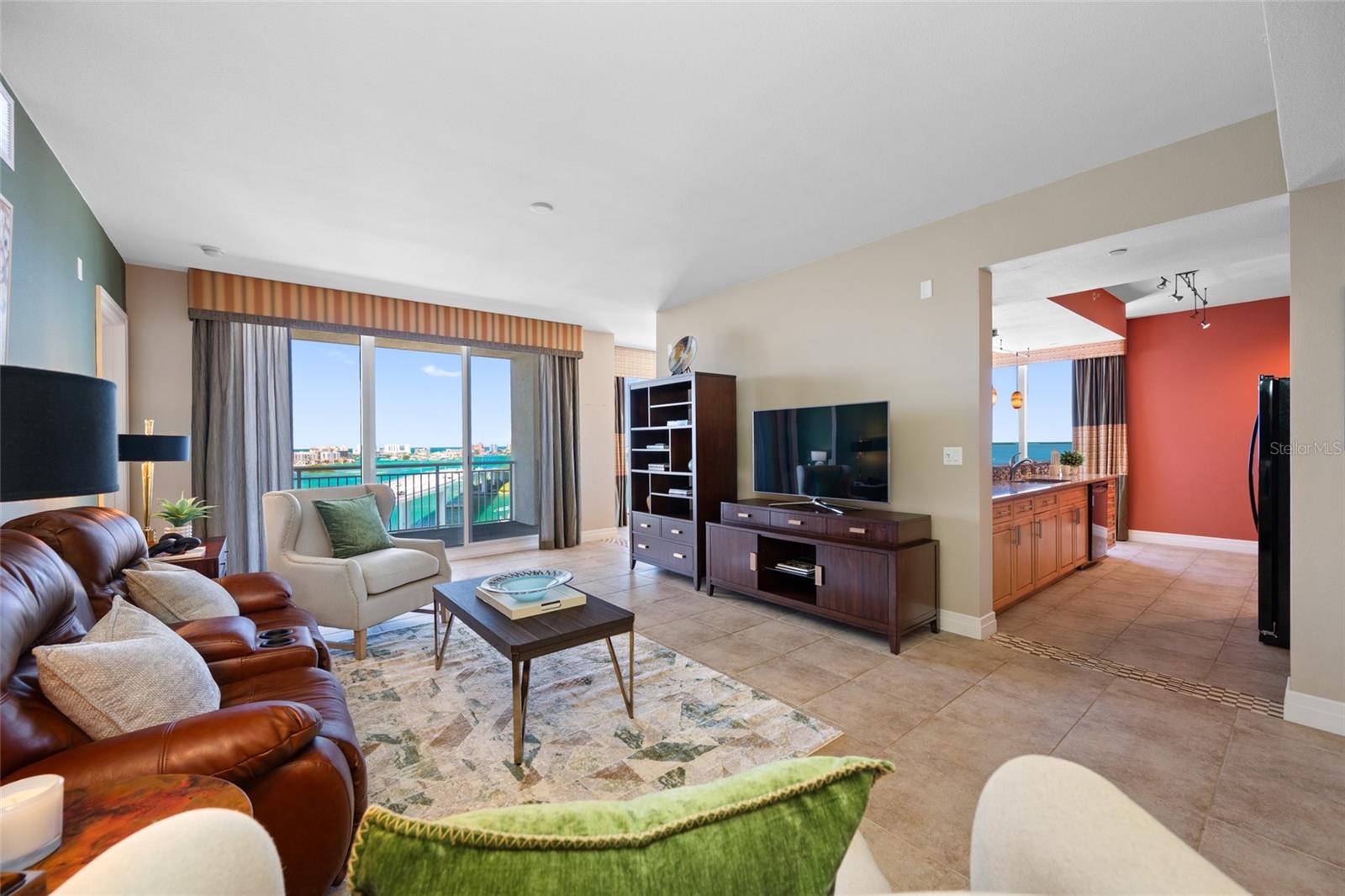 Image 13 of 78 For 331 Cleveland Street 1204