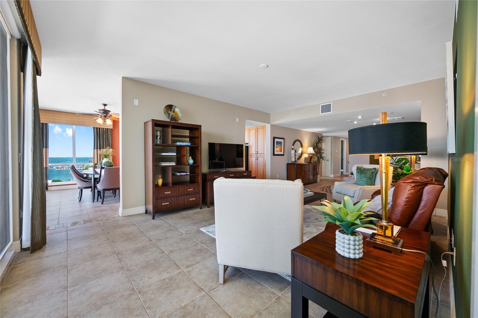 Image 19 of 78 For 331 Cleveland Street 1204