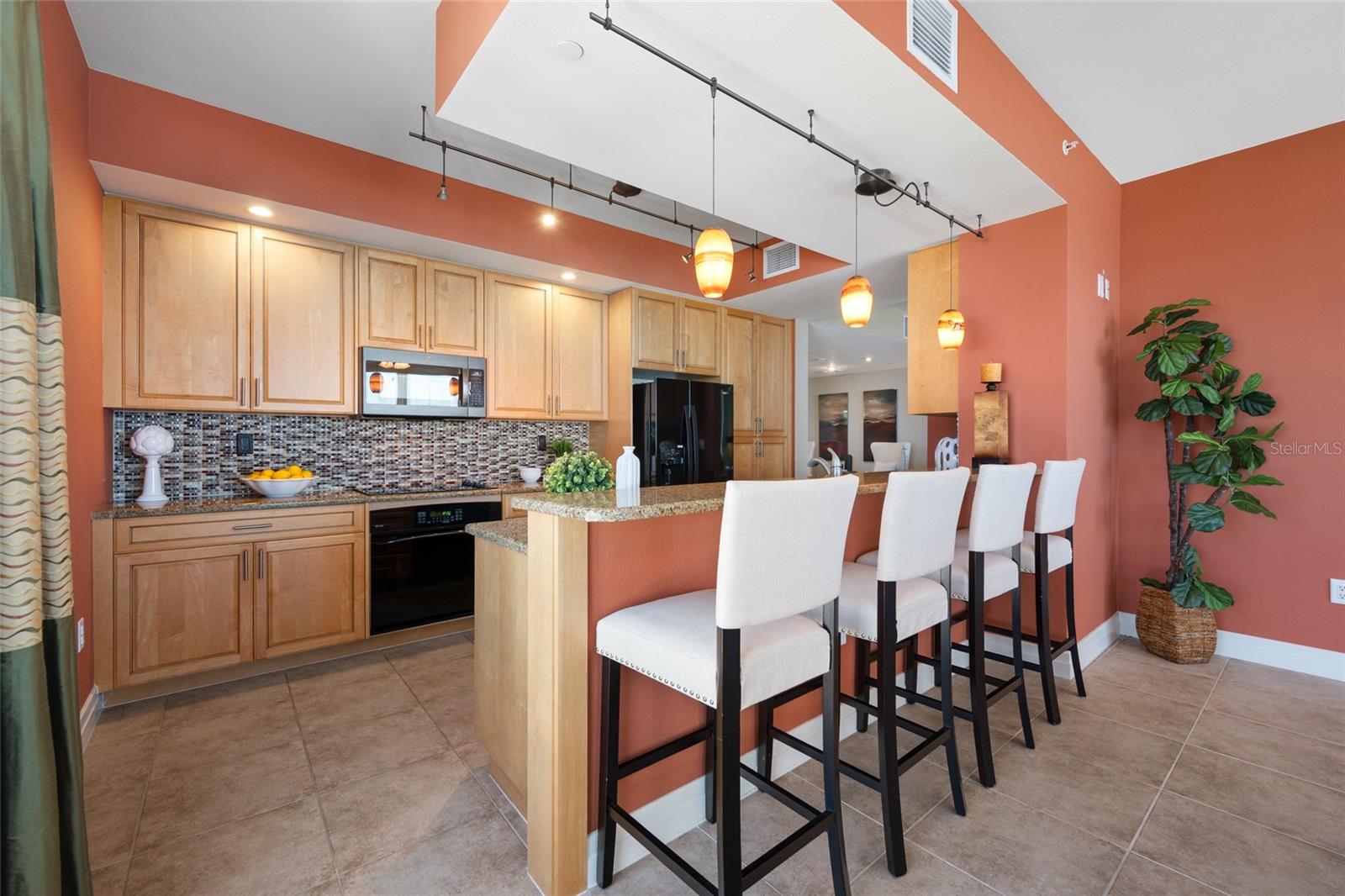 Image 23 of 78 For 331 Cleveland Street 1204