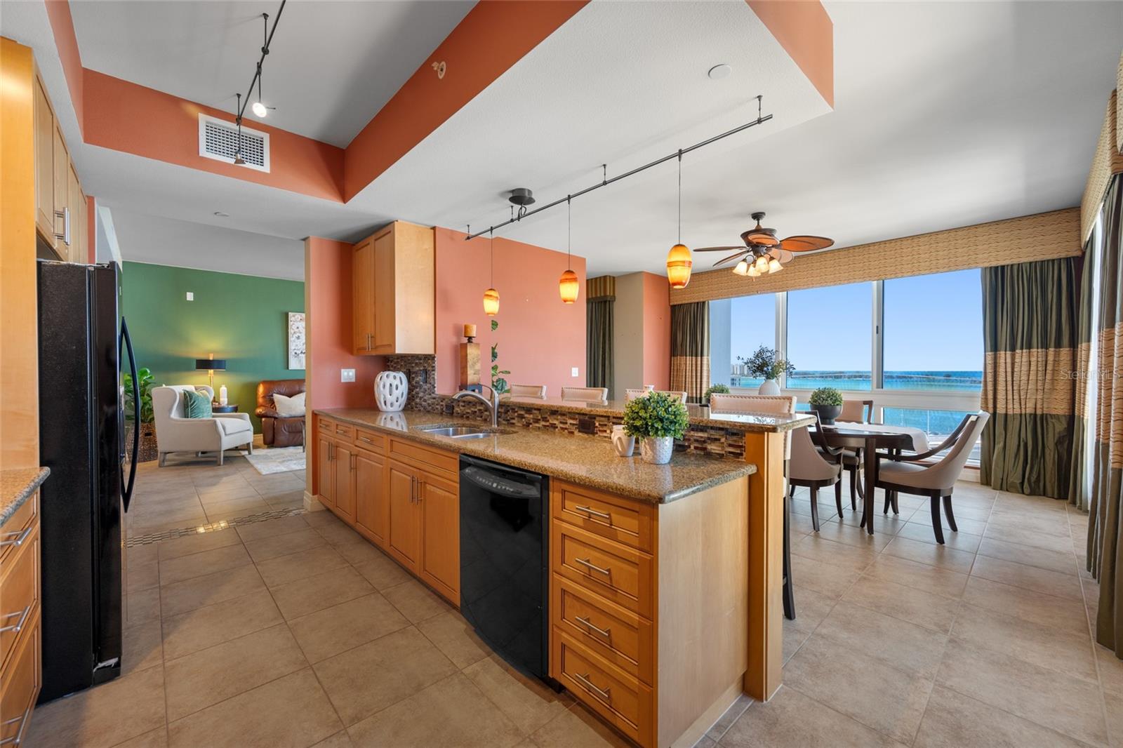 Image 25 of 78 For 331 Cleveland Street 1204