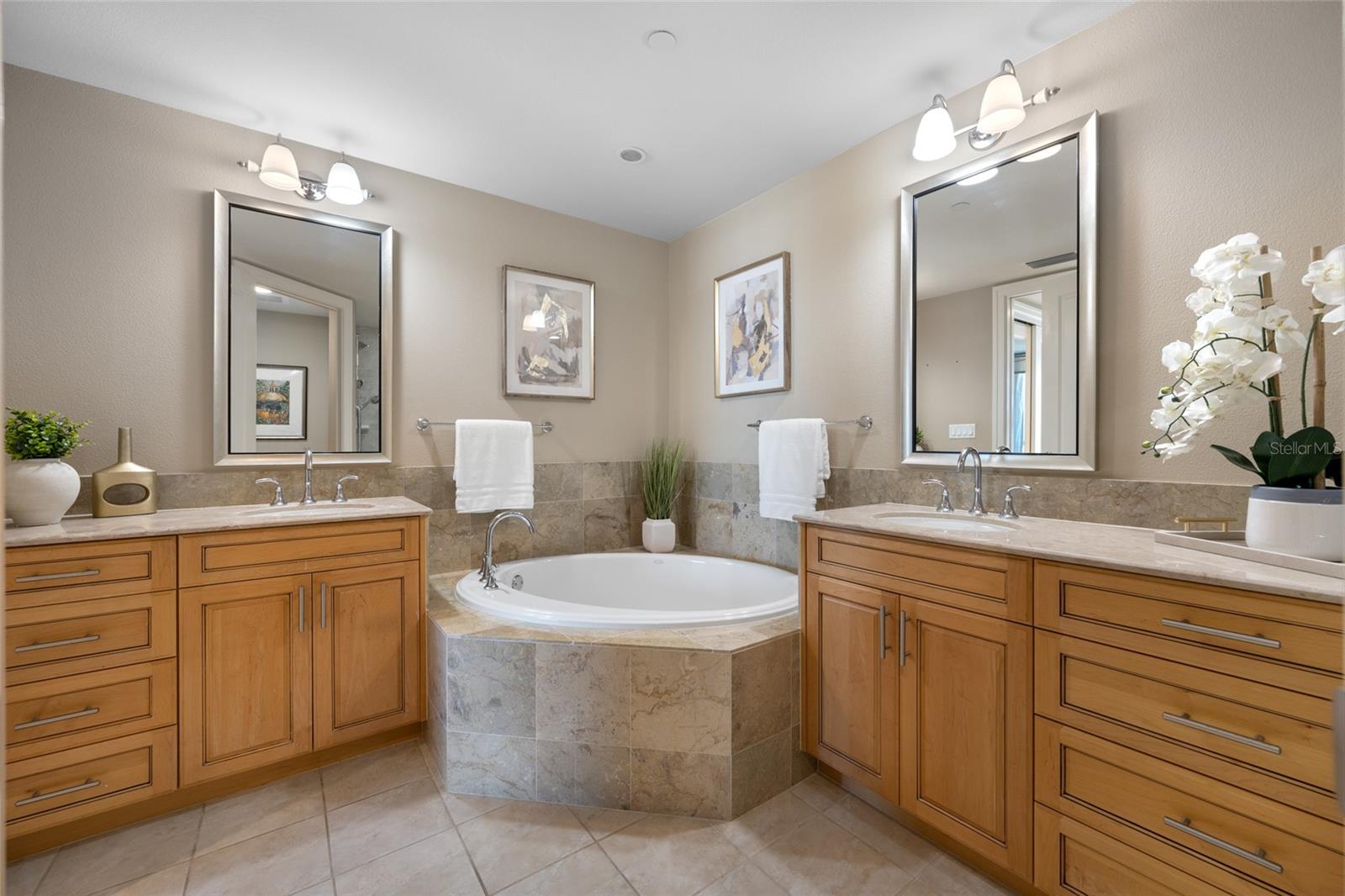 Image 31 of 78 For 331 Cleveland Street 1204