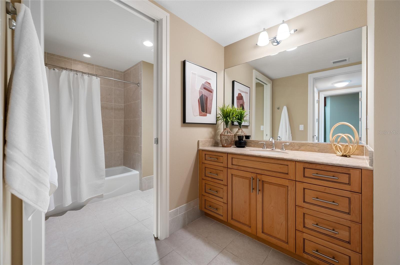 Image 37 of 78 For 331 Cleveland Street 1204