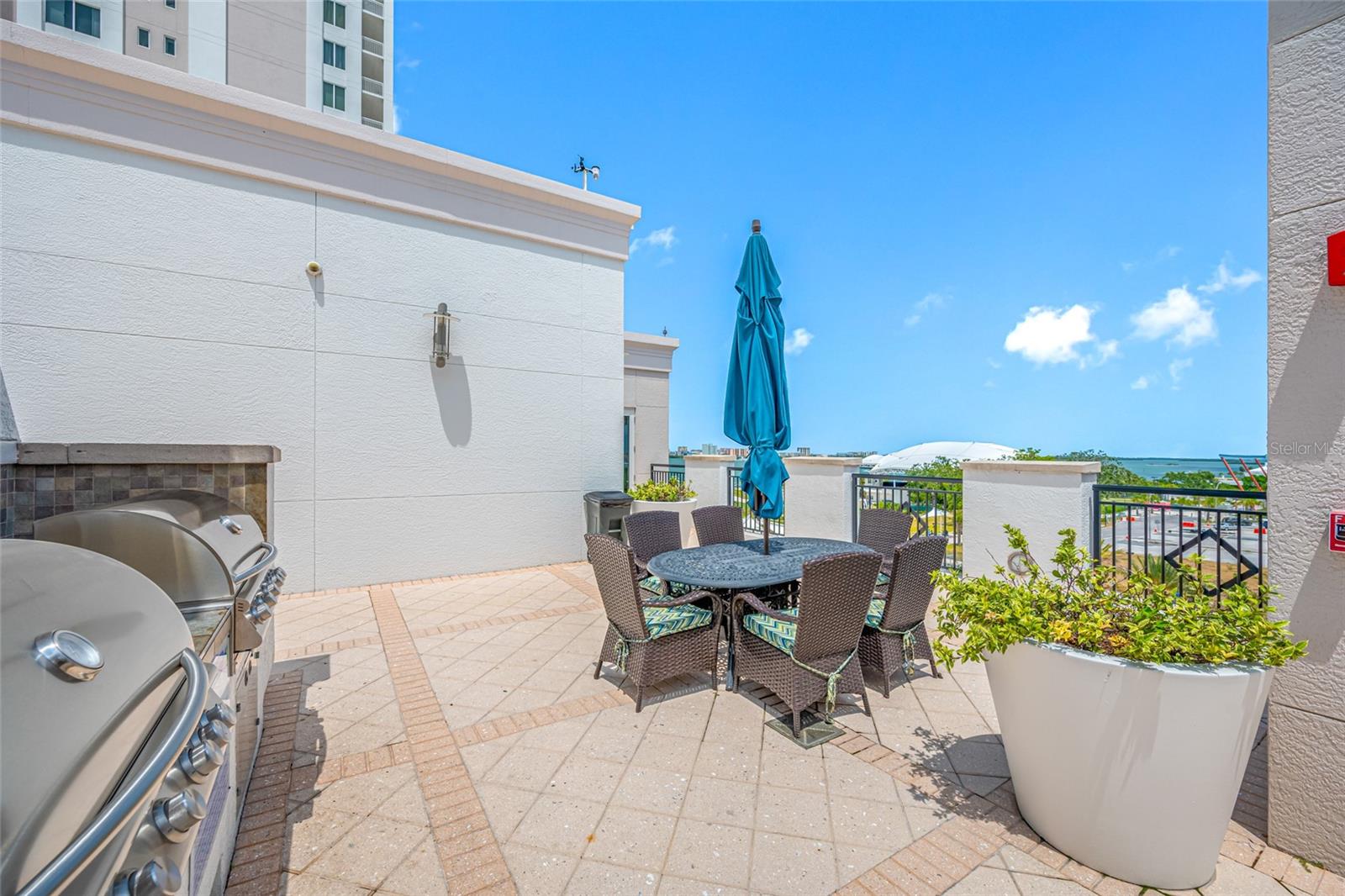 Image 48 of 78 For 331 Cleveland Street 1204