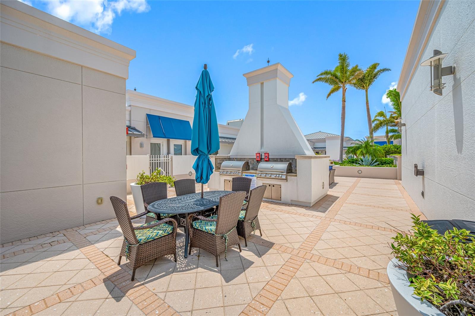 Image 49 of 78 For 331 Cleveland Street 1204