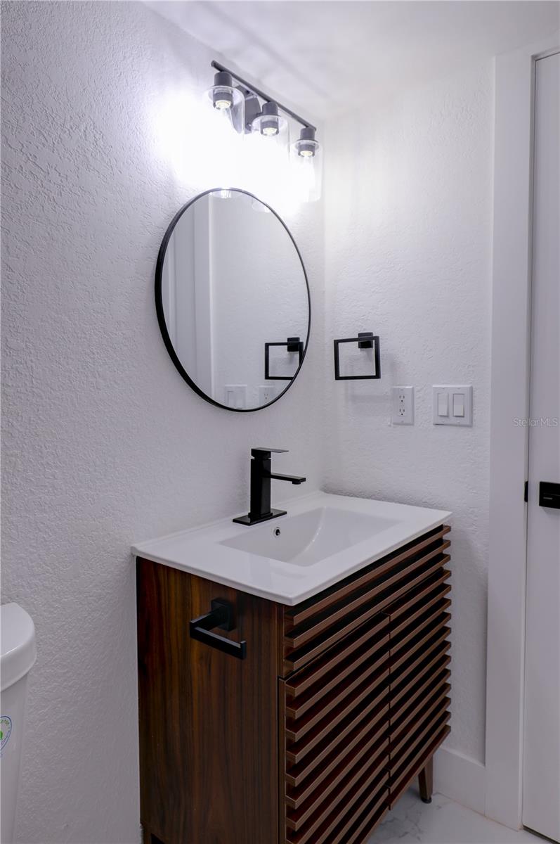 Image 26 of 47 For 9010 Hamilton Avenue