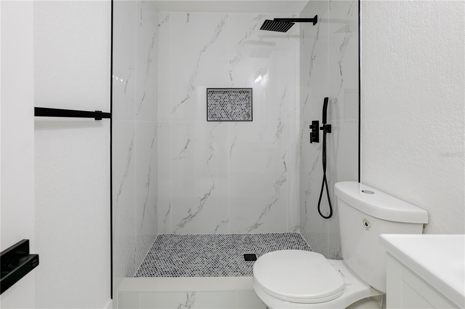 Image 33 of 47 For 9010 Hamilton Avenue