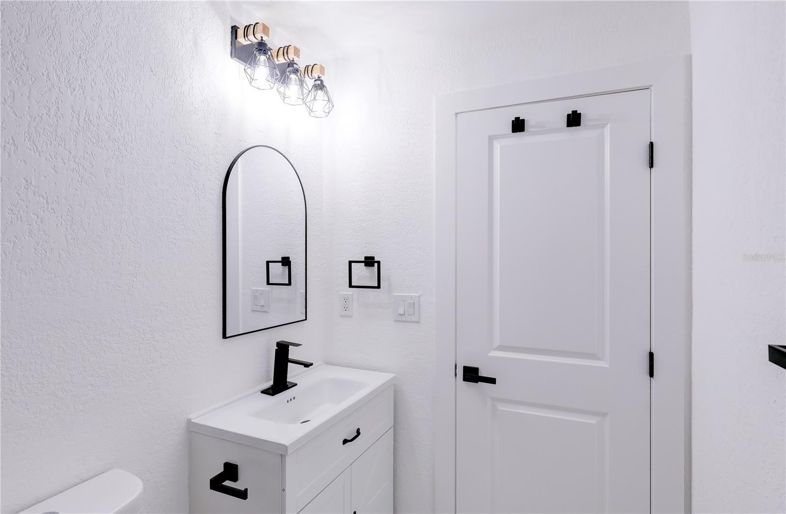 Image 34 of 47 For 9010 Hamilton Avenue