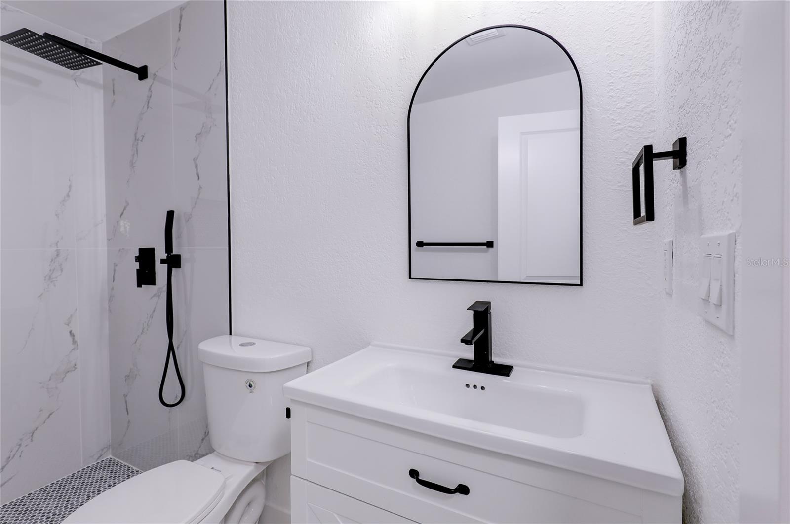 Image 36 of 47 For 9010 Hamilton Avenue