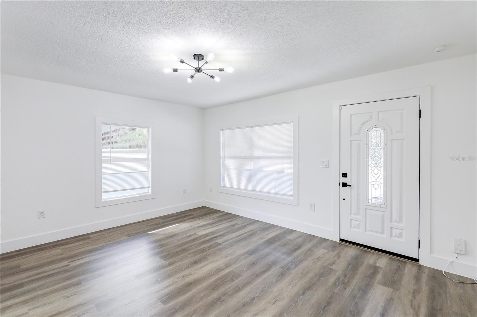 Image 9 of 47 For 9010 Hamilton Avenue