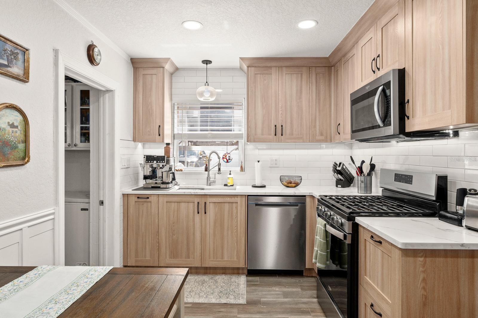 Image 4 of 28 For 842 90th Avenue N