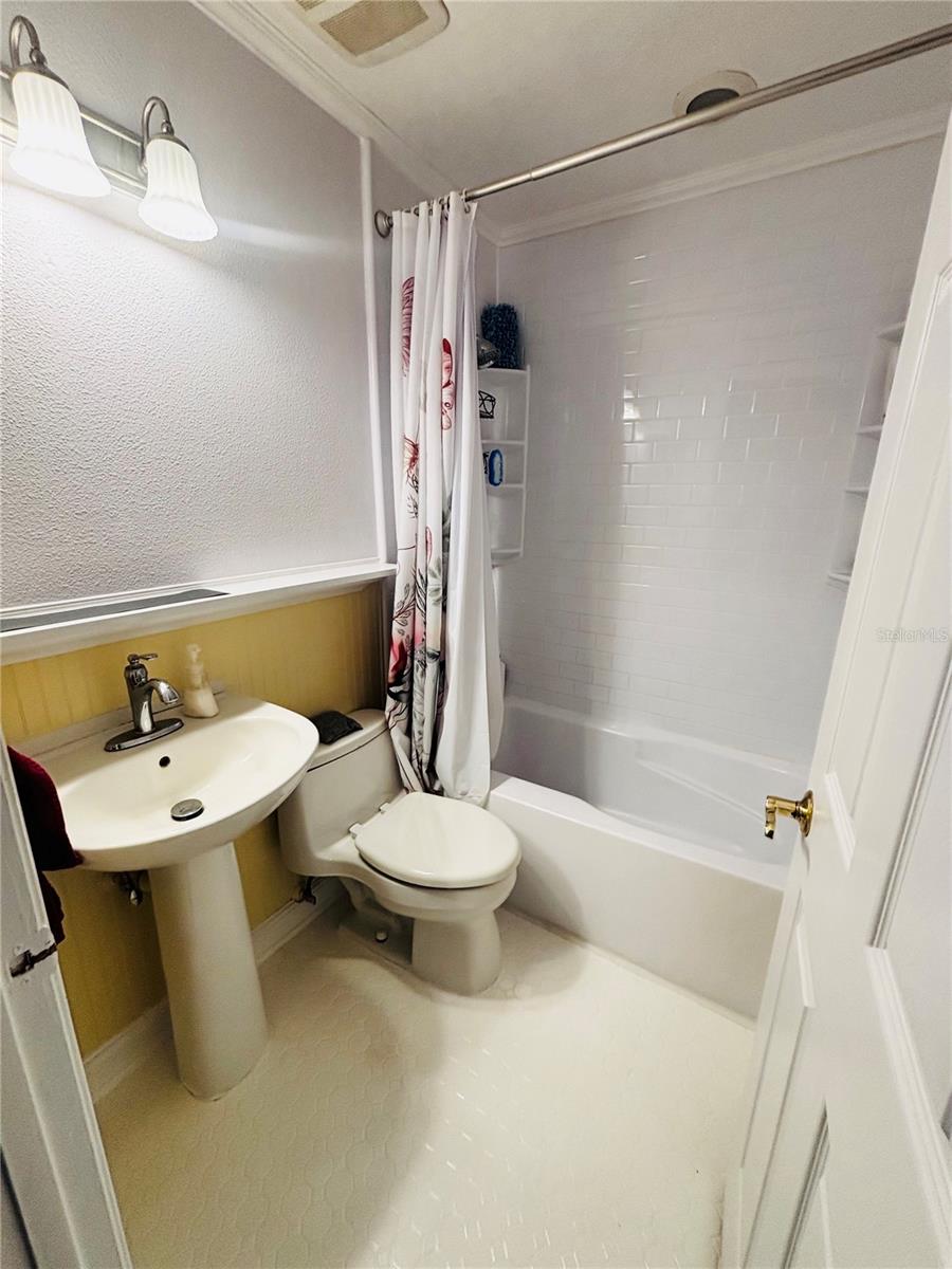 Image 23 of 38 For 34723 Missionary Road