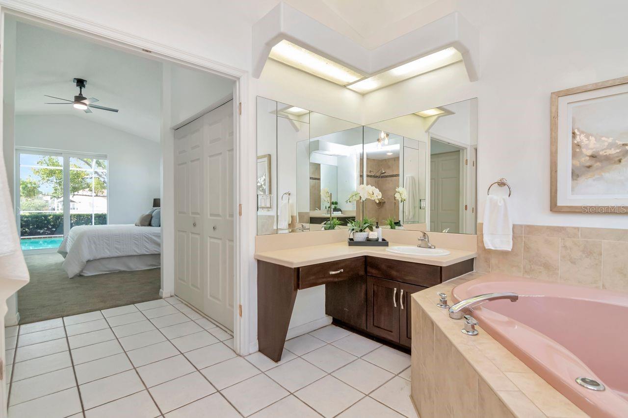 Image 18 of 70 For 835 Christina Circle